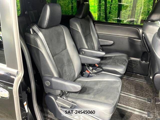 Toyota VOXY 2021-06 288865-9