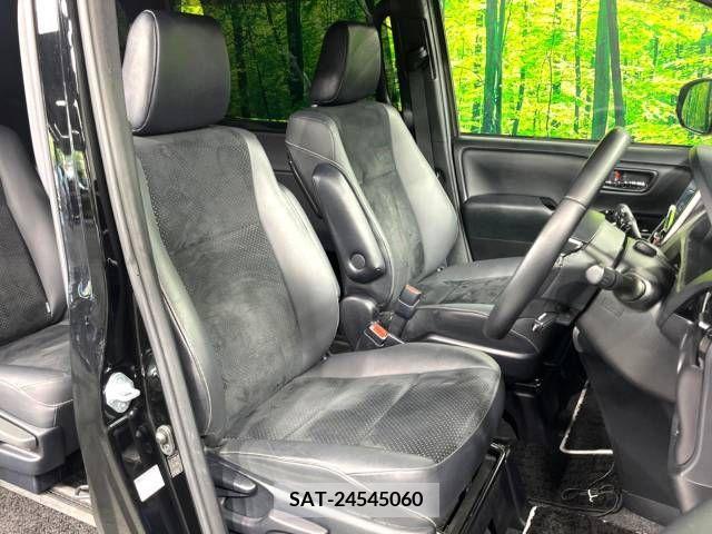 Toyota VOXY 2021-06 288865-8
