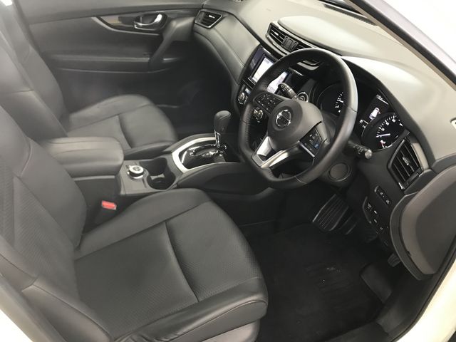 Nissan X-TRAIL 2018-02 22152-4