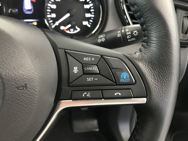Nissan X-TRAIL 2018-02 22152-28