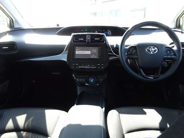 Toyota PRIUS 2021-01 10334-1
