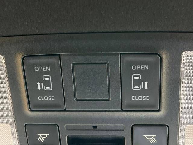 Toyota NOAH 2023-06 190014-5