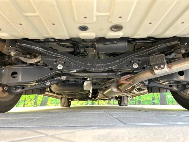 Nissan ELGRAND 2012-09 196656-19