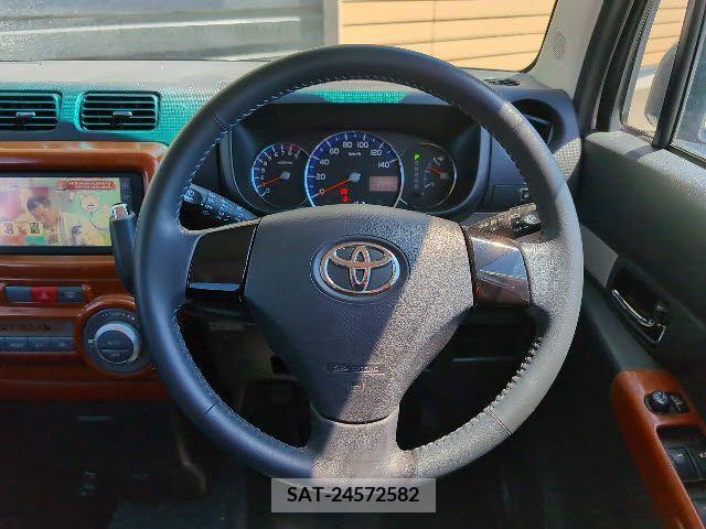Toyota PIXIS SPACE 2011-12 281436-13