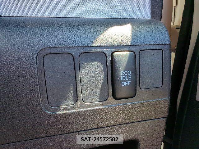 Toyota PIXIS SPACE 2011-12 281436-11