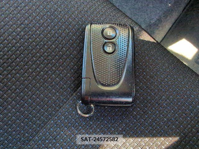 Toyota PIXIS SPACE 2011-12 281436-5