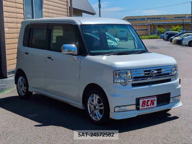 Toyota PIXIS SPACE 2011-12 281436-6