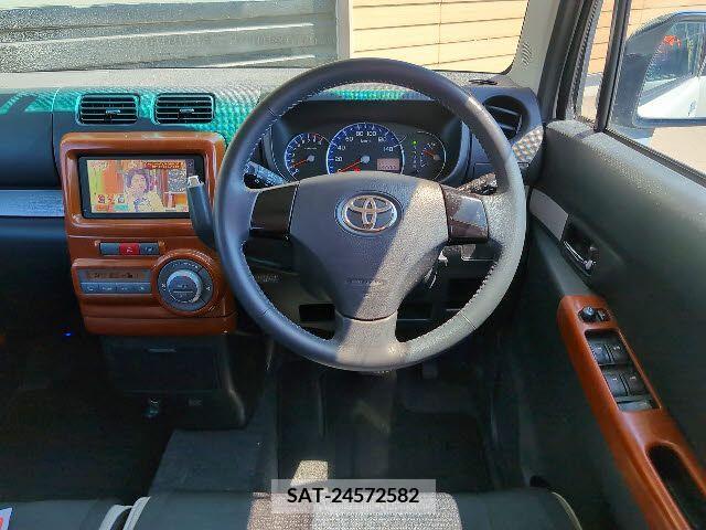 Toyota PIXIS SPACE 2011-12 281436-1