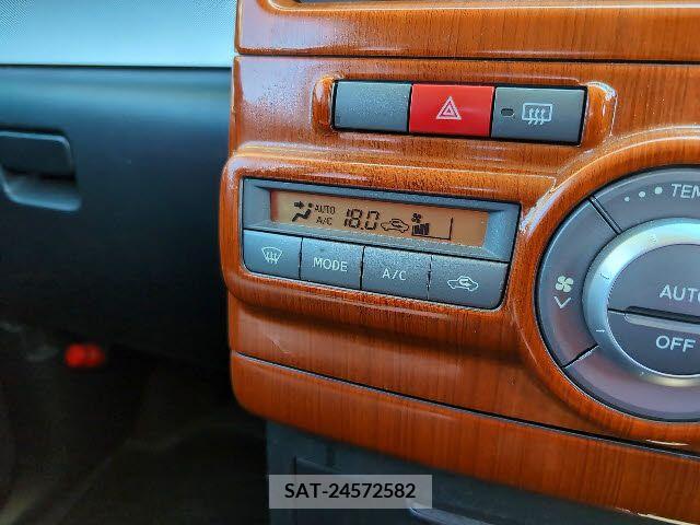 Toyota PIXIS SPACE 2011-12 281436-19