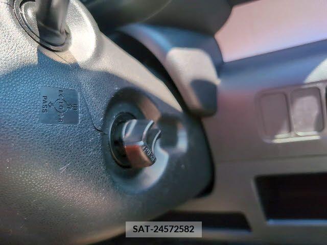 Toyota PIXIS SPACE 2011-12 281436-15