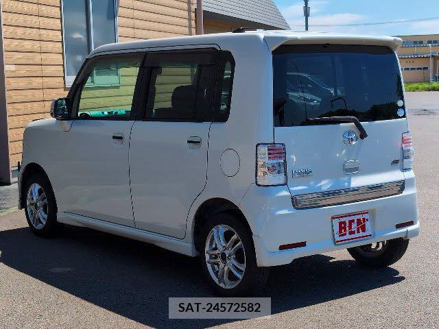 Toyota PIXIS SPACE 2011-12 281436-8