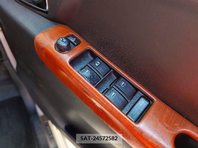 Toyota PIXIS SPACE 2011-12 281436-16