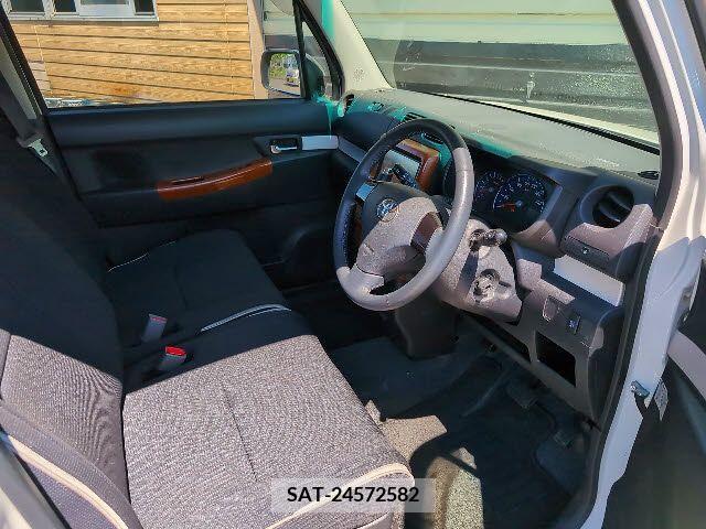 Toyota PIXIS SPACE 2011-12 281436-9
