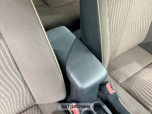 Toyota AQUA 2012-08 251464-7