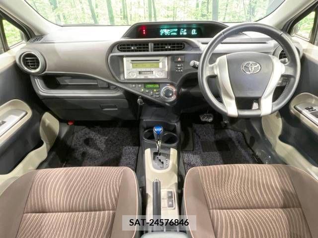 Toyota AQUA 2012-08 251464-1