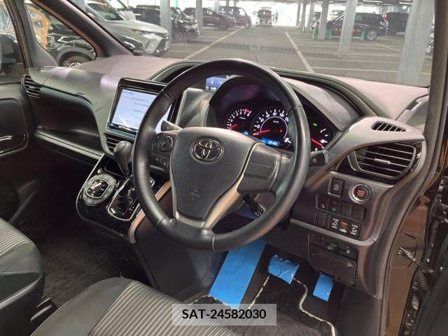 Toyota VOXY 2019-06 332230-19