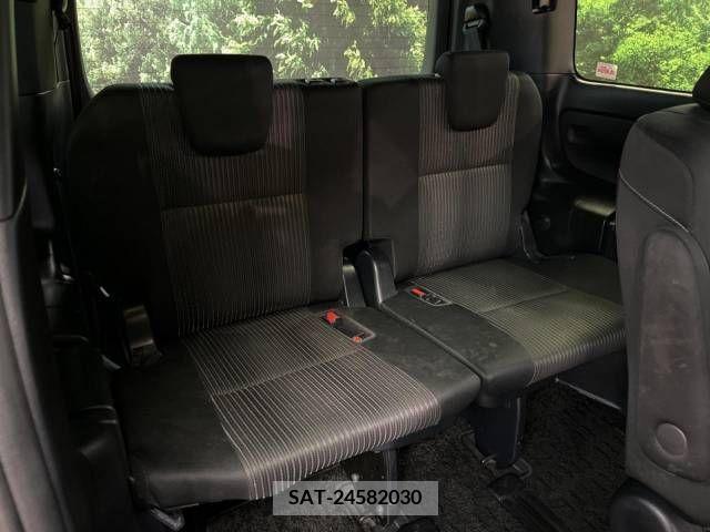 Toyota VOXY 2019-06 332230-10