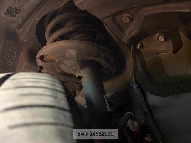 Toyota VOXY 2019-06 332230-18