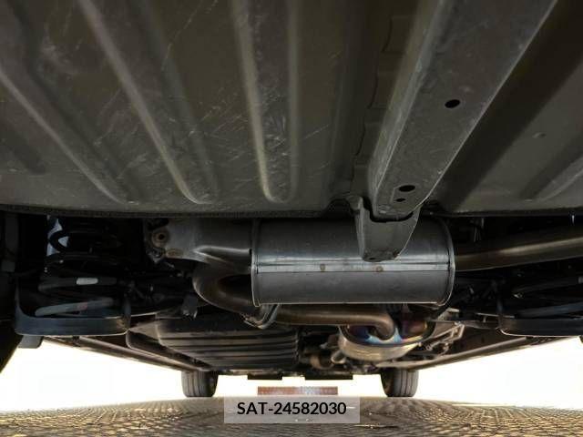 Toyota VOXY 2019-06 332230-17