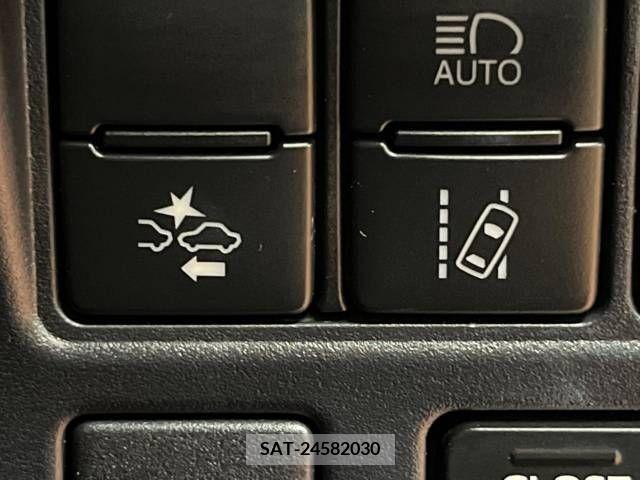 Toyota VOXY 2019-06 332230-7