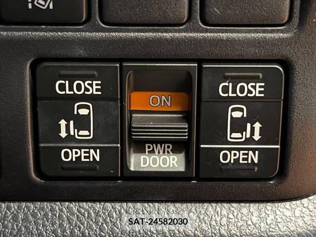 Toyota VOXY 2019-06 332230-5