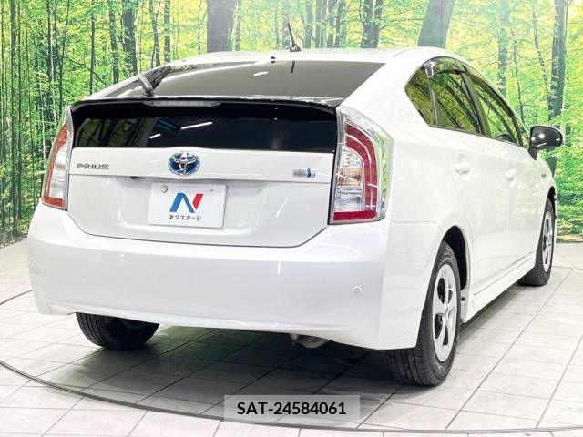 Toyota PRIUS 2015-03 322056-17