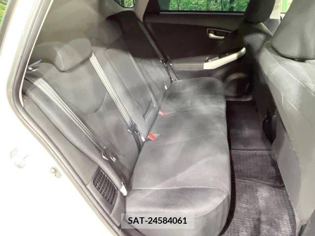 Toyota PRIUS 2015-03 322056-9