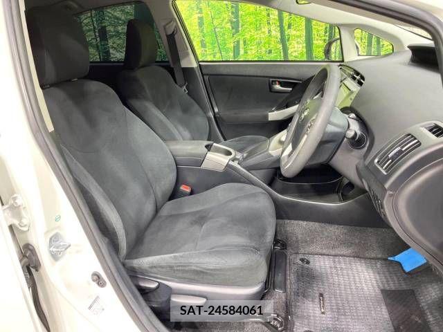 Toyota PRIUS 2015-03 322056-8