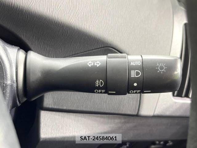 Toyota PRIUS 2015-03 322056-7