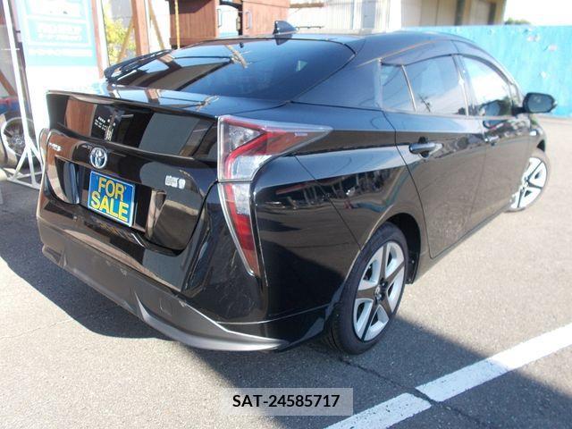 Toyota PRIUS 2017-06 343540-3