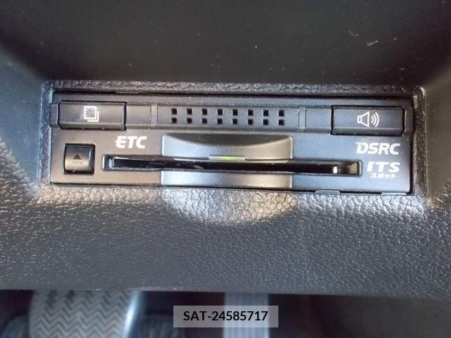 Toyota PRIUS 2017-06 343540-19