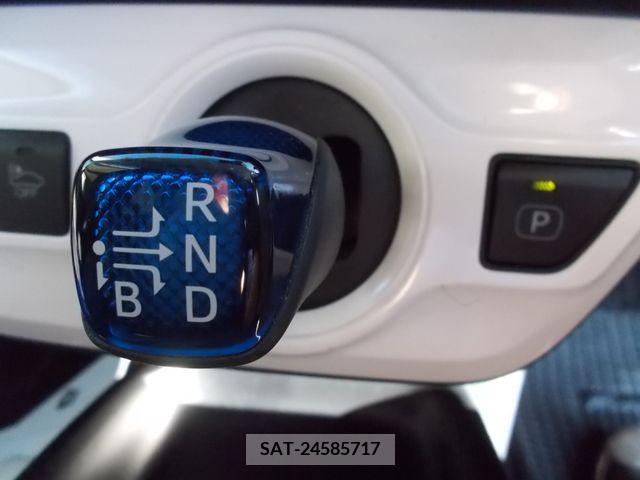 Toyota PRIUS 2017-06 343540-21