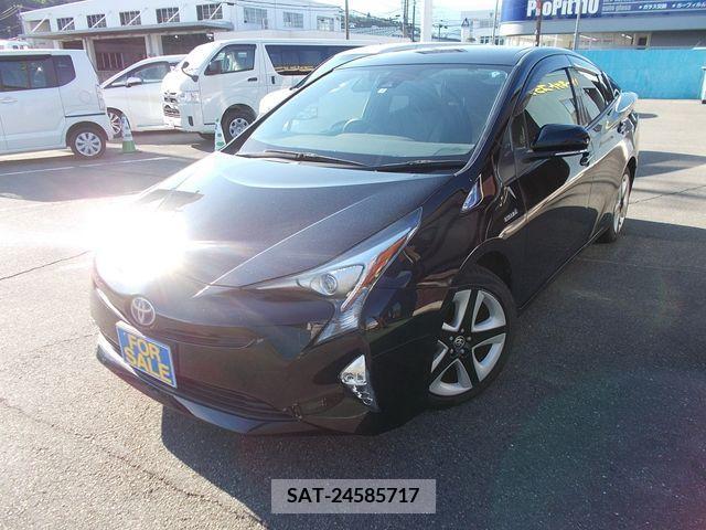 Toyota PRIUS 2017-06 343540-1