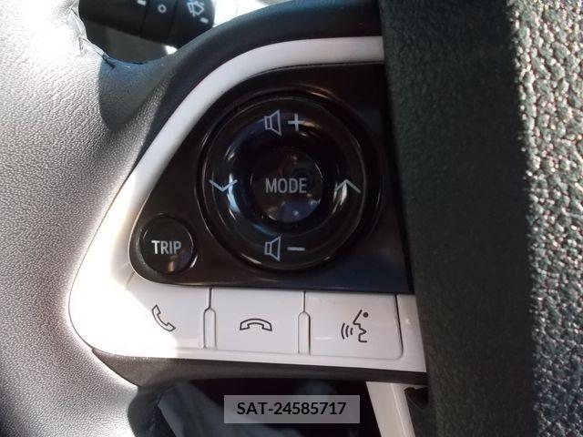Toyota PRIUS 2017-06 343540-13