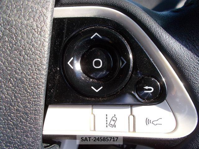 Toyota PRIUS 2017-06 343540-14