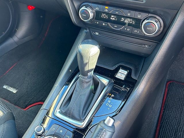 Mazda AXELA SPORT 2017-08 20134-19