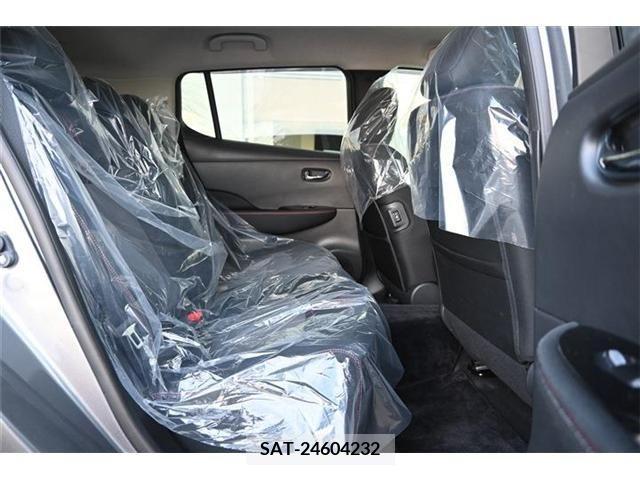 Nissan LEAF 2019-05 256388-13