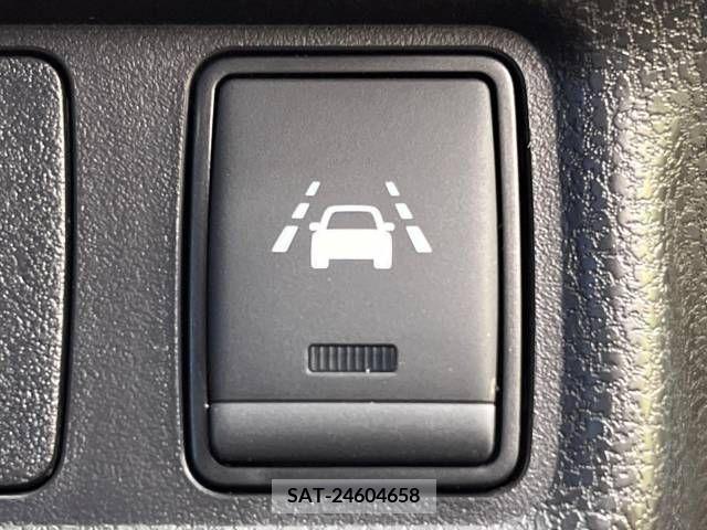 Nissan NOTE 2017-04 234030-6