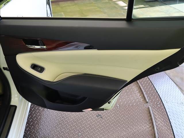 Toyota CROWN SEDAN 2013-11 26983-25