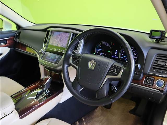 Toyota CROWN SEDAN 2013-11 26983-18