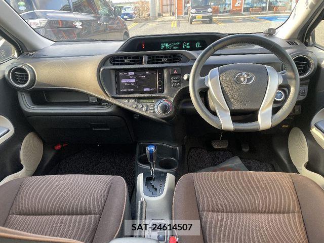 Toyota AQUA 2013-03 233097-3