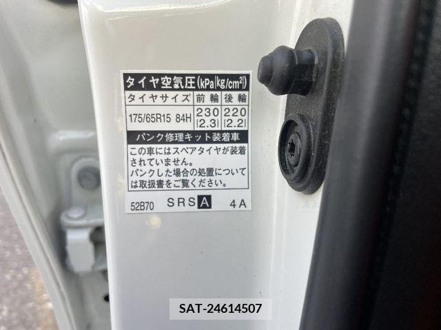 Toyota AQUA 2013-03 233097-15