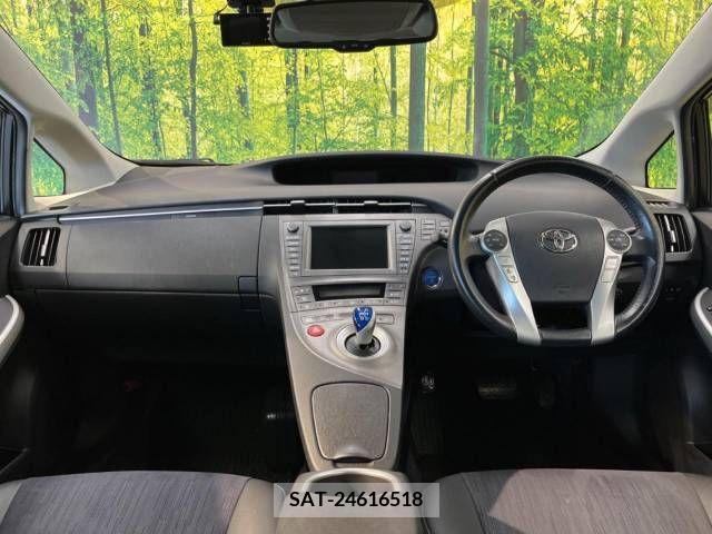 Toyota PRIUS 2012-01 322005-1
