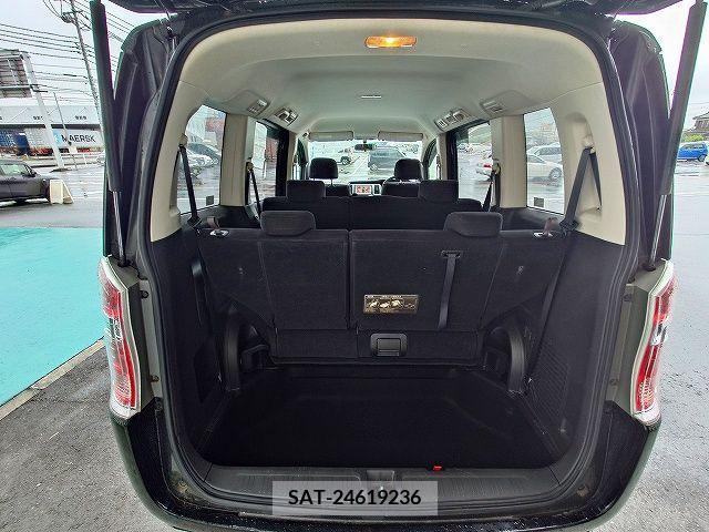 Honda STEP WGN 2010-02 381776-17