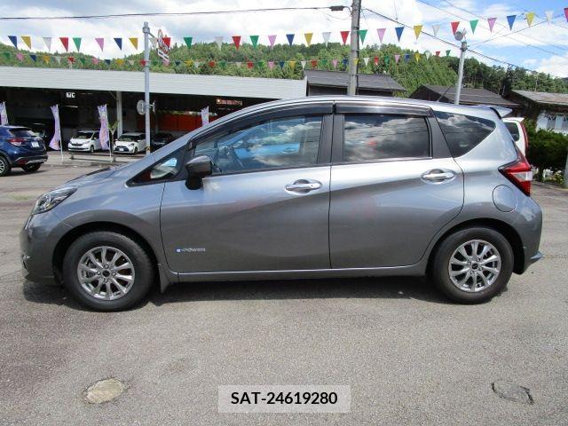 Nissan NOTE 2017-03 392920-1