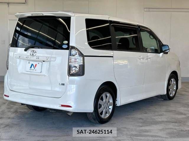 Toyota VOXY 2008-04 370485-18