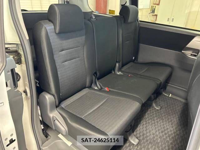 Toyota VOXY 2008-04 370485-9