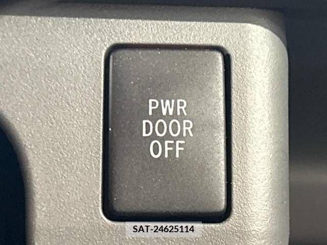 Toyota VOXY 2008-04 370485-7