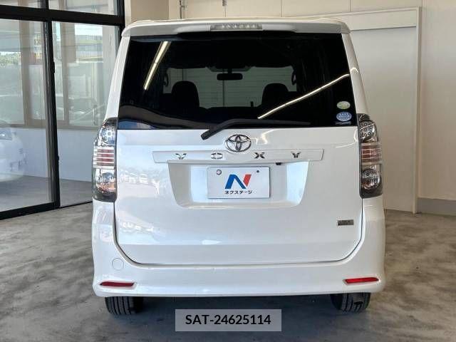 Toyota VOXY 2008-04 370485-16