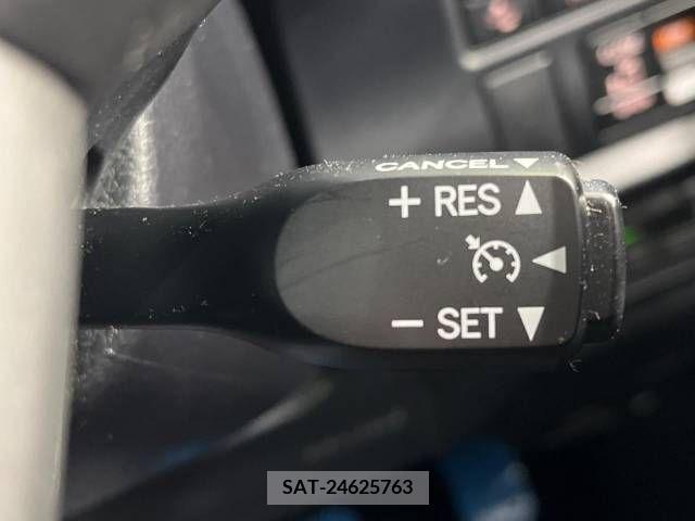 Toyota VOXY 2019-04 289902-7